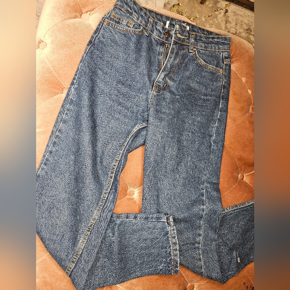 Straight leg thick mom Jean